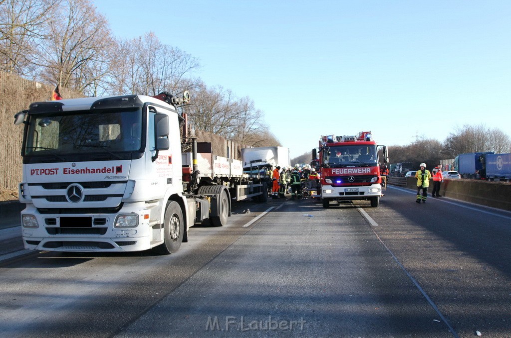 VU LKW A 1 Rich Saarbruecken kurz vorm AK Leverkusen TA P03.jpg